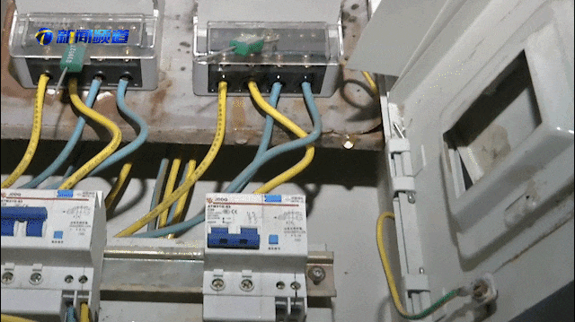 為什么配電箱里不能放雜物<strong></p>
<p>配電箱
</strong>？:配電箱
